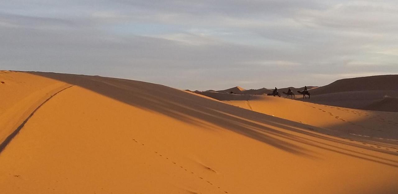 Maison Bedouin Merzouga Exteriör bild